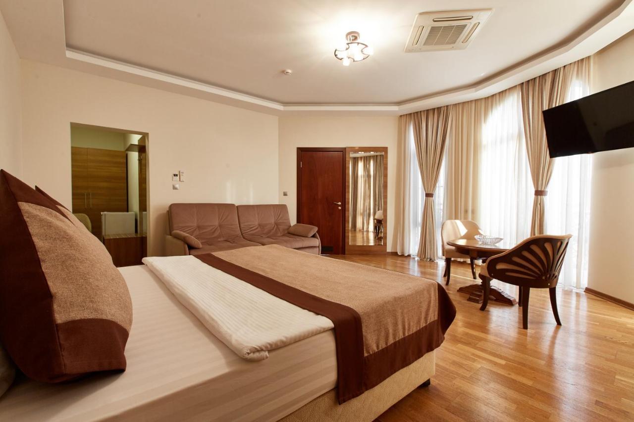 Leon Boutique Hotel Sukhumi Luaran gambar